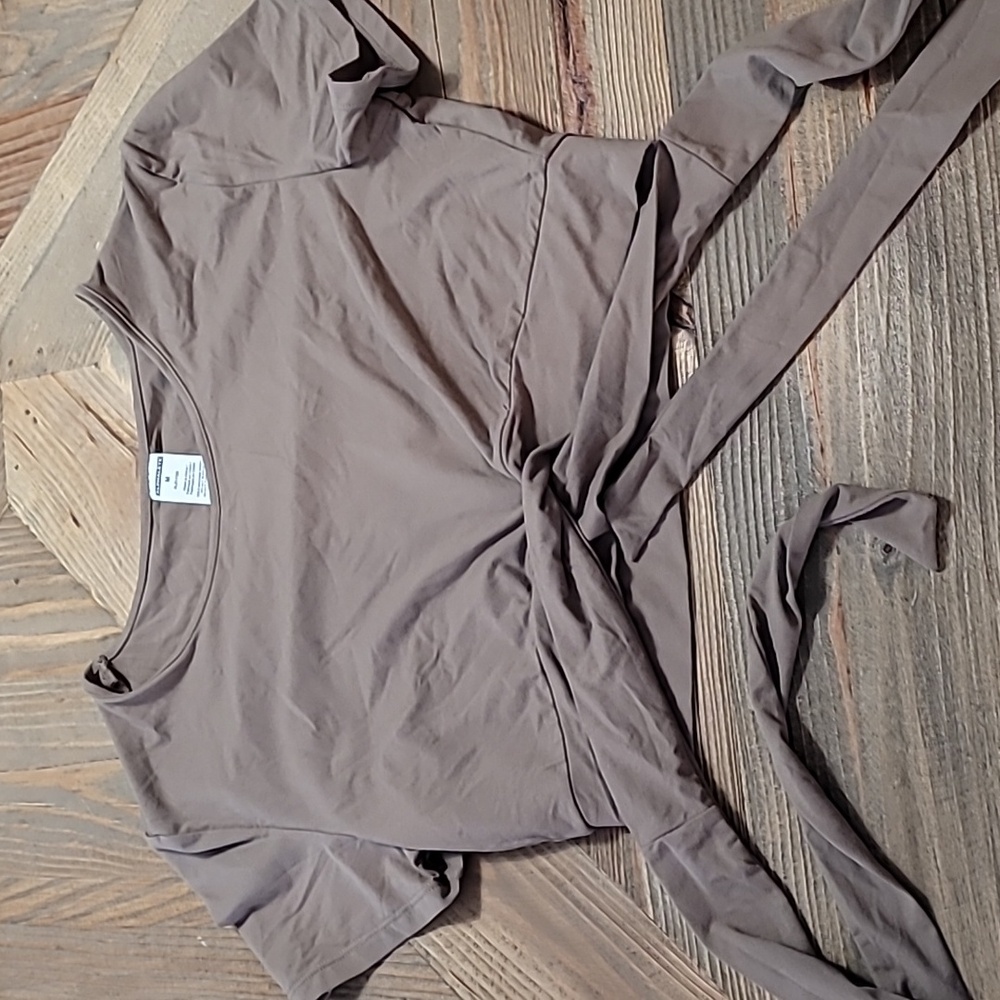 Alphalete top